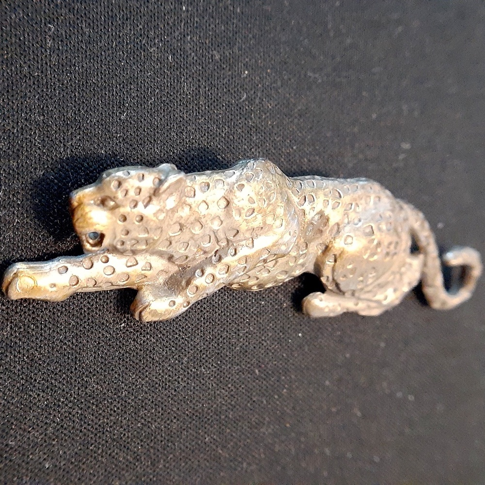 Fashion Brasstone/goldtone leopard cheetah brooch pin